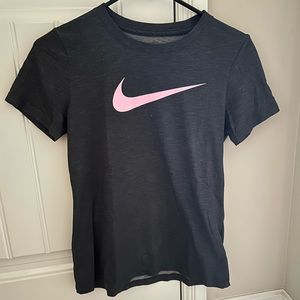women’s Nike t shirt size Xs